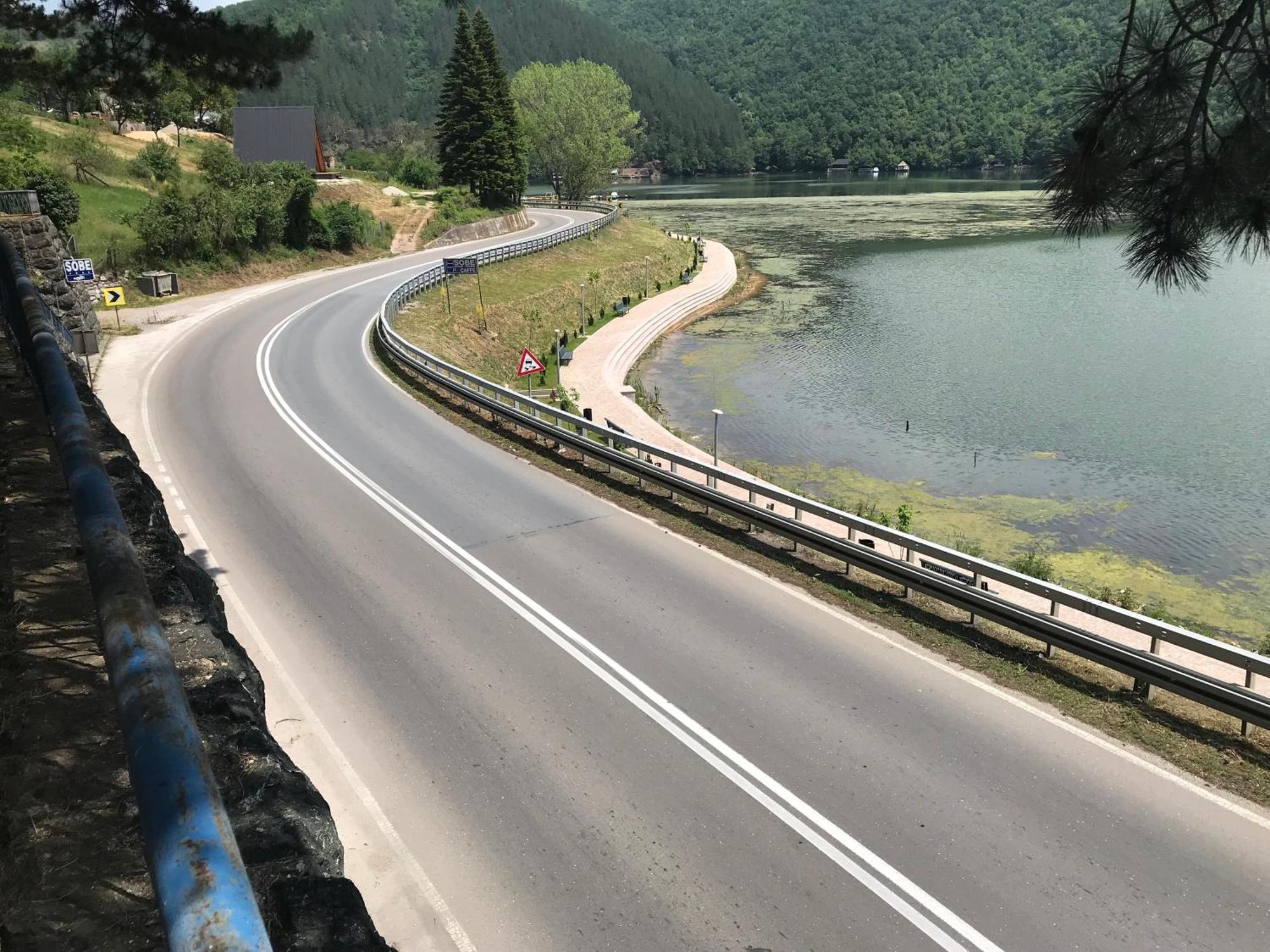 Apartament Cacak Bagian luar foto