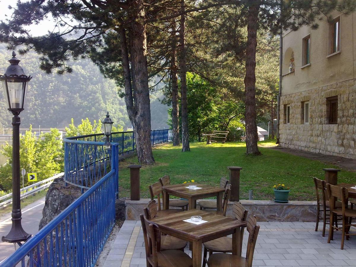 Apartament Cacak Bagian luar foto